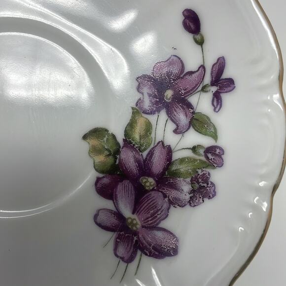 Vintage Purple Flowers Footed Teacup and Saucer Gold Trim Made in Japan - Picture 10 of 12